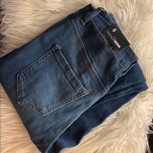 Fashion Nova Jeans (size 5)